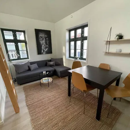 Apartment With Restaurants, Art Shops, Music, Events Public Transport Options