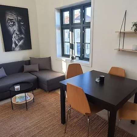 With Restaurants, Art Shops, Music, Events Public Transport Options Apartment Stavanger